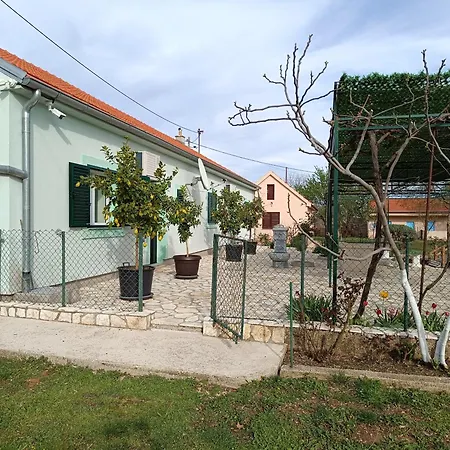 Kuca Za Odmor Desa Vakantiehuis *