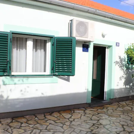 Kuca Za Odmor Desa Vrbnik (Sibenik-Knin)