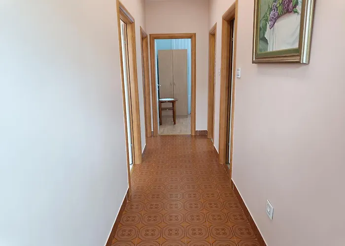 Kuca Za Odmor Desa Vakantiehuis Vrbnik (Sibenik-Knin)