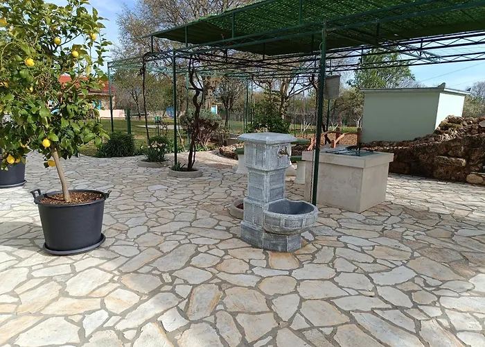 Kuca Za Odmor Desa * Vrbnik (Sibenik-Knin)