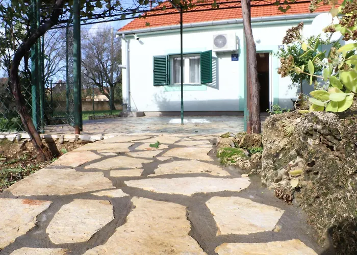 Kuca Za Odmor Desa * Vrbnik (Sibenik-Knin)